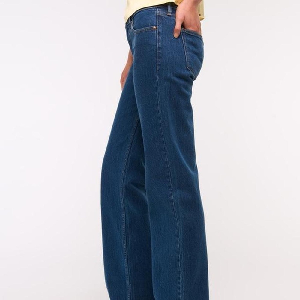 Abercrombie & Fitch Low Rise 90s Relaxed Jean - Picture 3 of 9